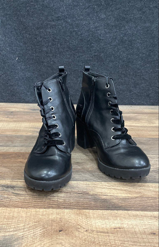 Mossimo Supply Co Black Platform Lace Up Ankle Boots Women's Size 8.5