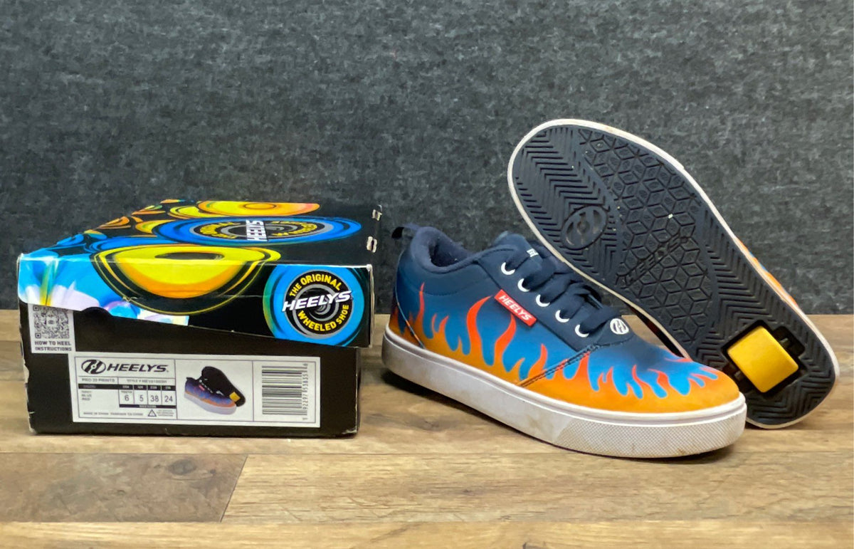Heelys Pro 20 Prints Navy Blue Red Flame Skate Shoes Youth Size 6