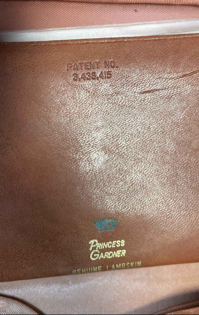 Vintage 70s Princess Gardner Brown Genuine Lambskin Kiss Lock Trifold Wallet