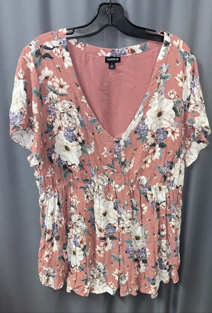 Torrid Women's Pink Floral V-Neck Button Front Rayon Babydoll Shirt Size 1