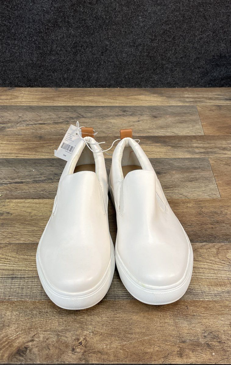 Lane Bryant Dream Cloud Cream Faux Leather Slip-On Sneakers Size 9W NWT