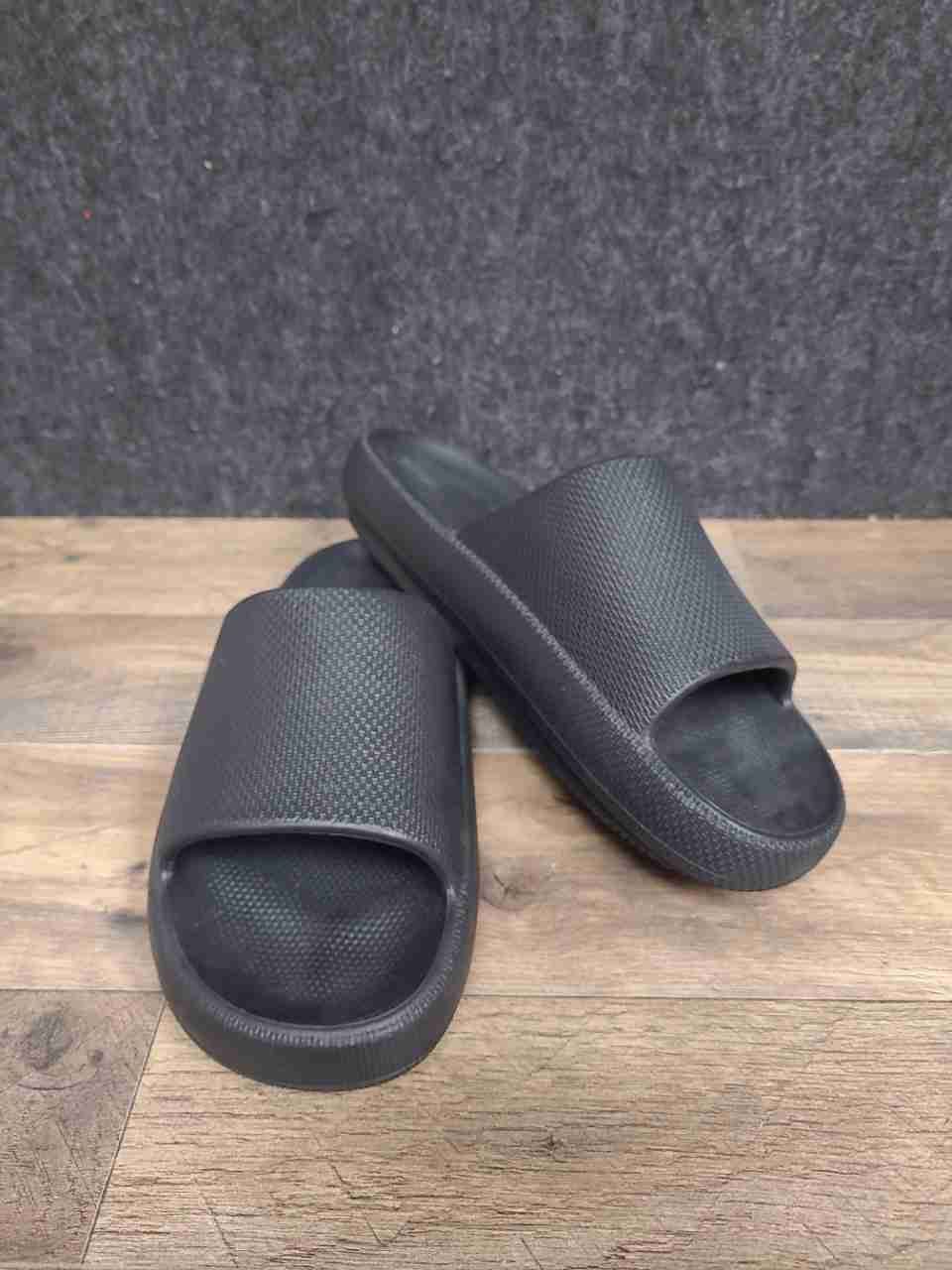 Victoria's Secret PINK Black Textured Single Strap Slide Sandals Women's Size L