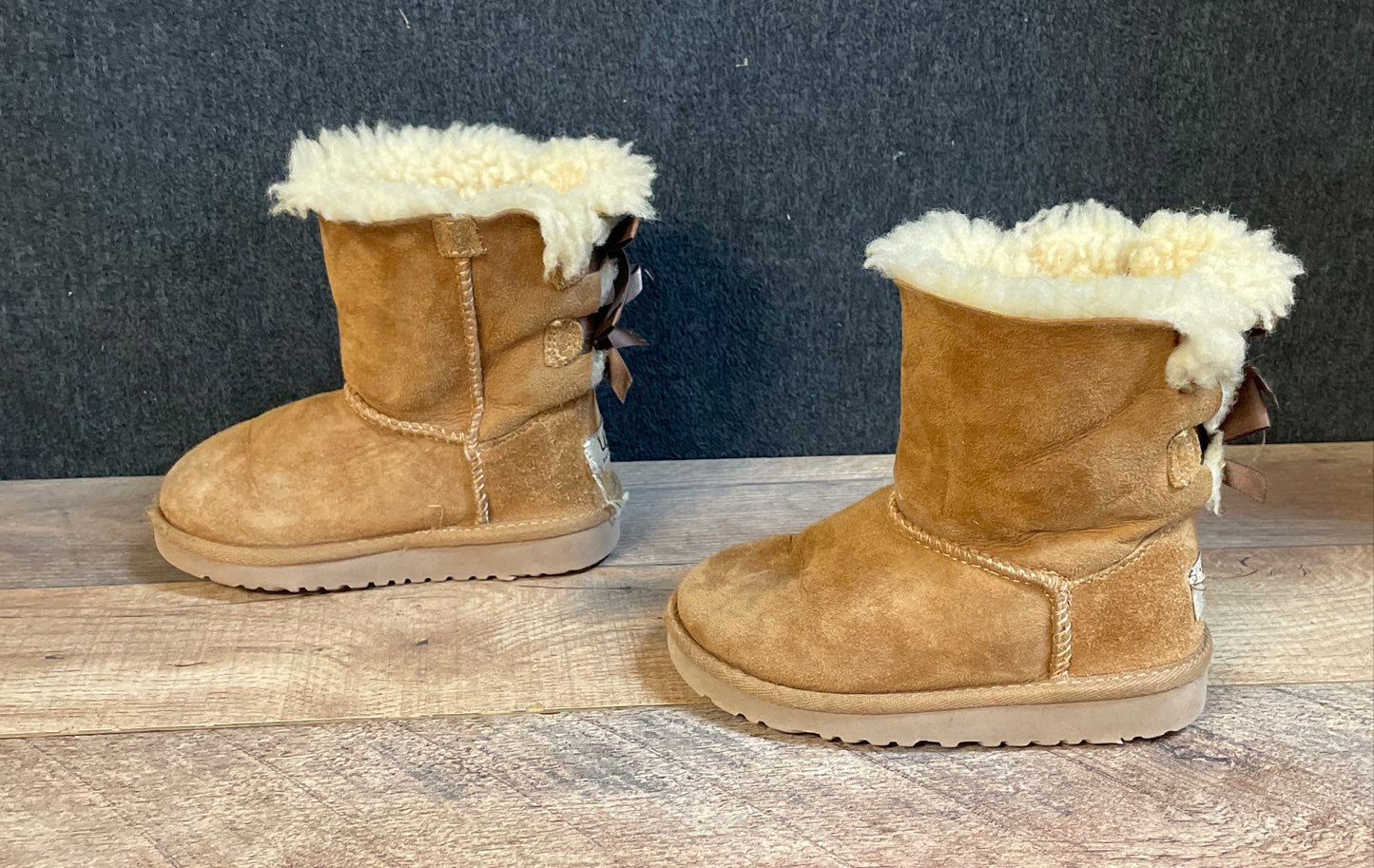 UGG Bailey Bow Chestnut Brown Suede Shearling Boots Toddler Size 9