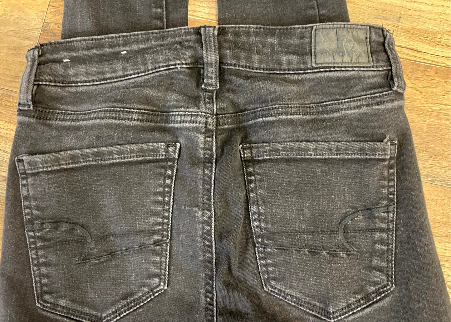 American Eagle Women's Distressed Jeans Lot of 3 Black Blue Ripped Skinny Sz 2