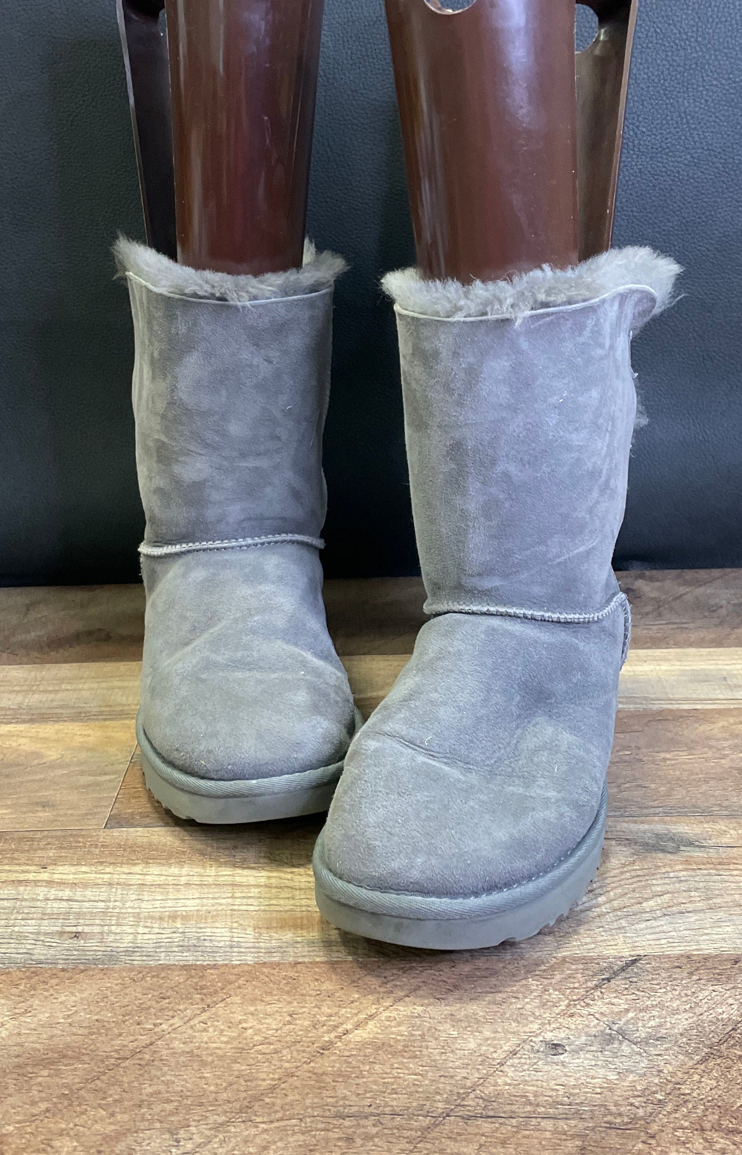 Ugg Bailey Bow II Grey Suede Sheepskin Winter Boots Women's Size 8