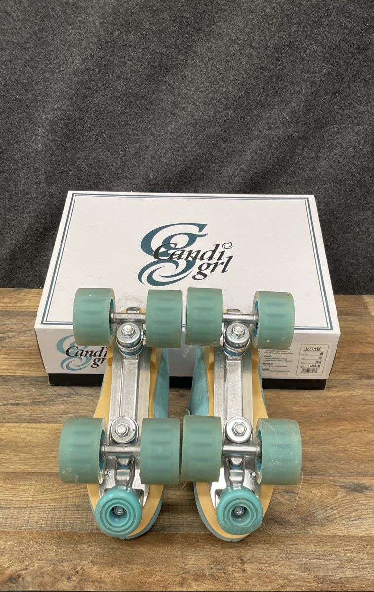 Roller Derby Candi Grl Carlin Quad Skates Women's Size 8 Sea Foam Blue