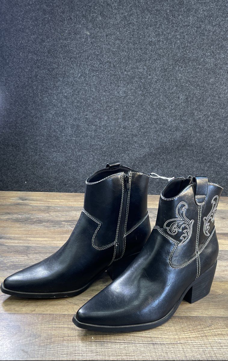 Old Navy Black Faux Leather Western Cowboy Ankle Boots Size 8 NWT