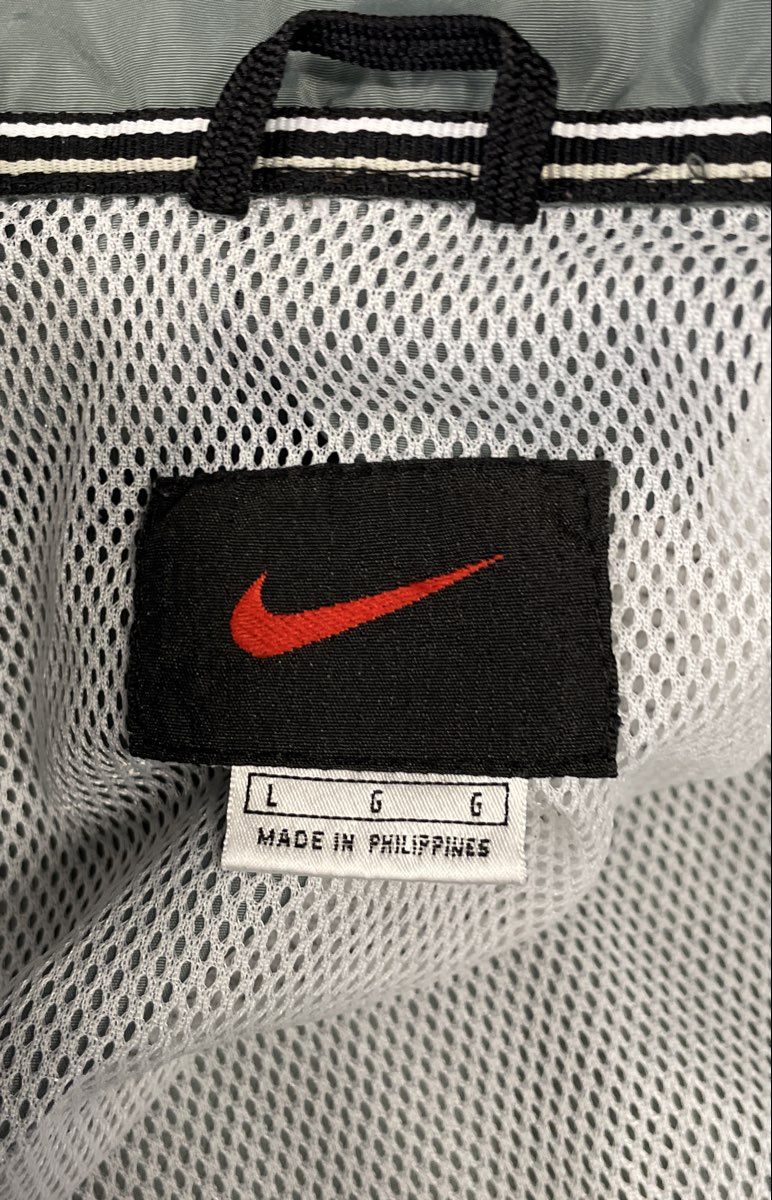 Vintage 90s Nike Men's Sage Green Gray White Stripe Windbreaker Jacket Sz L
