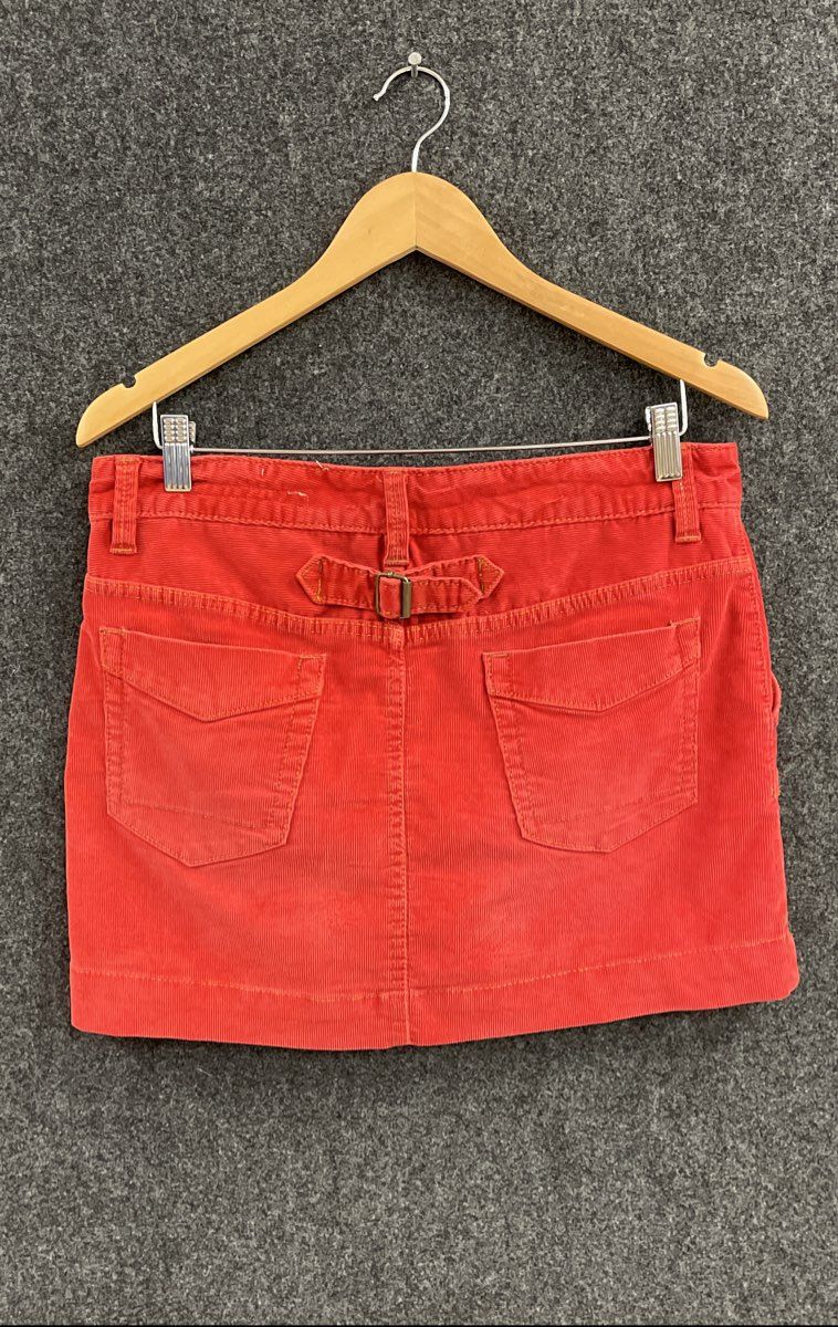 Gap Women's Red Corduroy Mini Skirt 1969 Limited Edition Cinch Back Pockets Sz 6