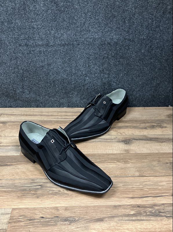 440 Club Skip Black Striped Men's Dress Shoes Size 13M