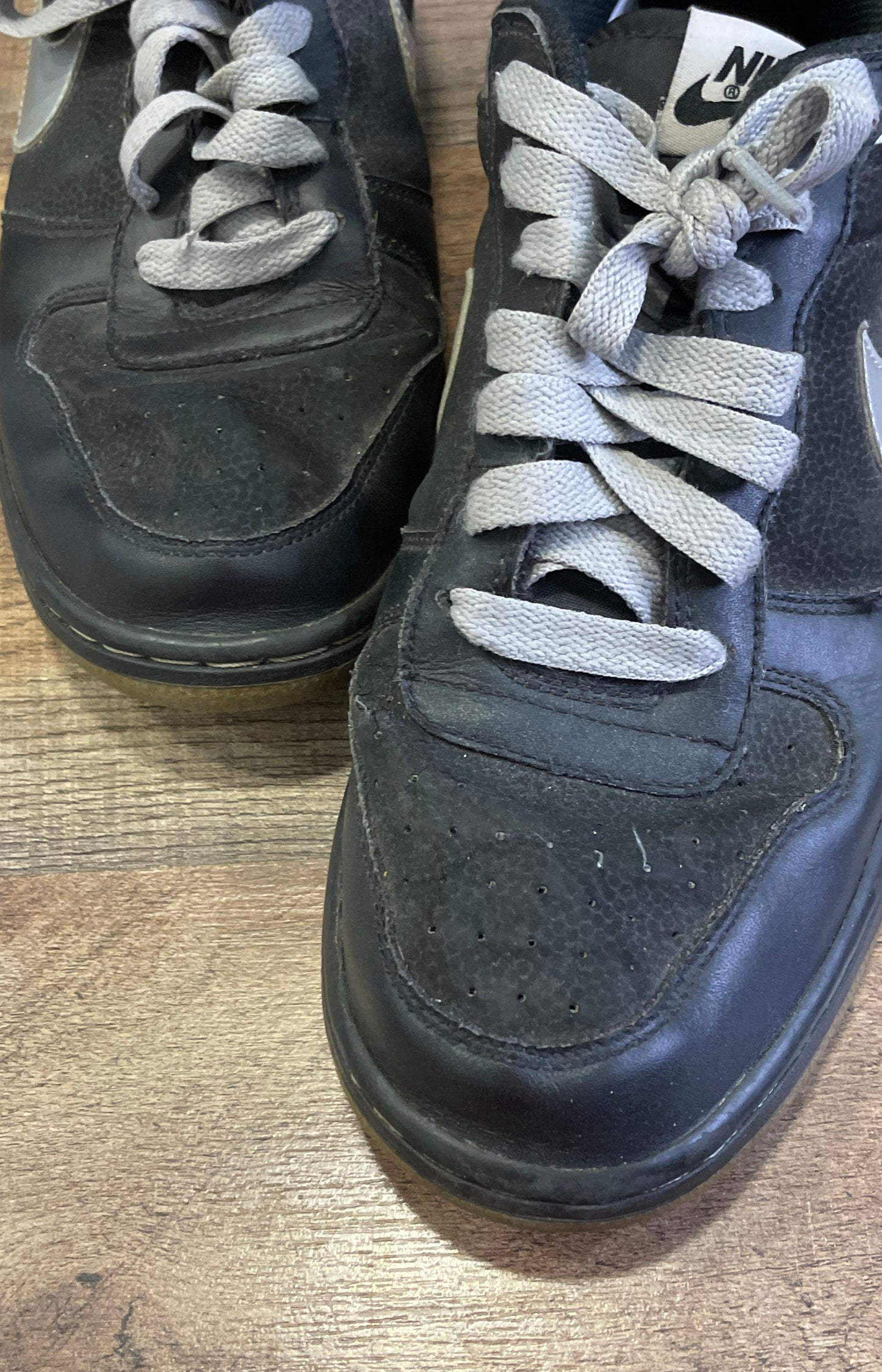 Vintage 2009 Nike Dunk Low Black Metallic Silver Sneakers Size 9