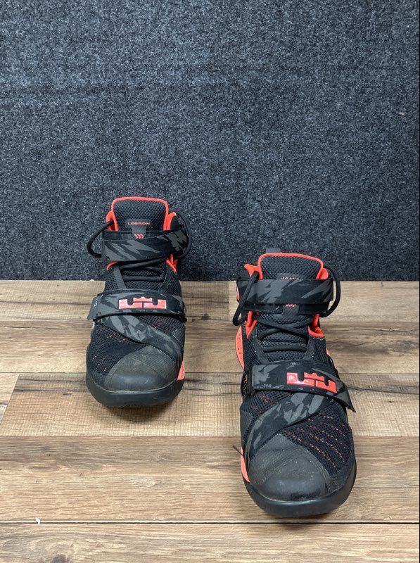 Nike LeBron Soldier 9 IX Black Bright Crimson Basketball Shoes Size 10