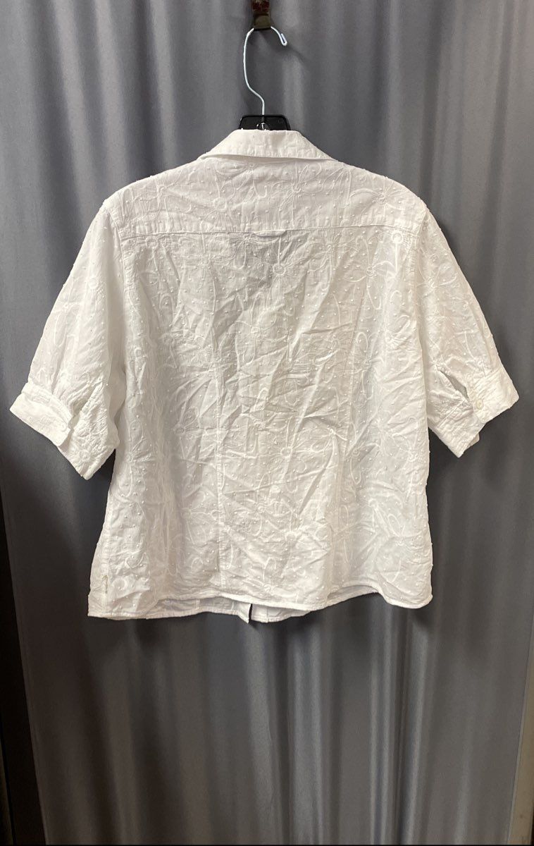 Woolrich Women's White Floral Embroidered Swiss Dot Short Sleeve Shirt Sz L