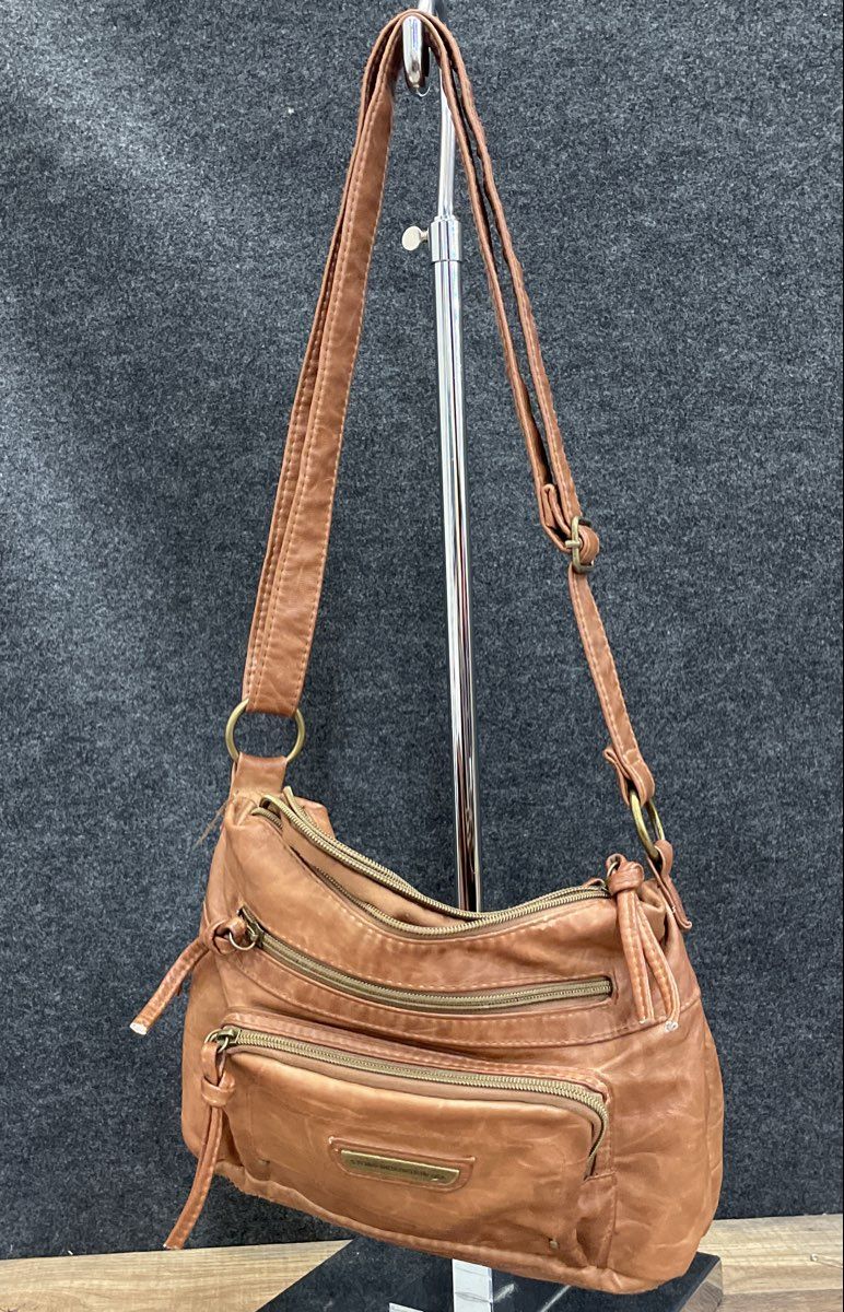 Stone Mountain Brown Leather Multi-Pocket Crossbody Shoulder Bag