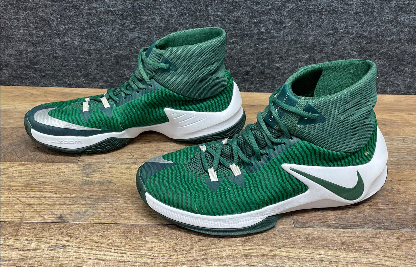 Nike Zoom Clear Out Pine Green White Basketball Shoes Men's Size 8