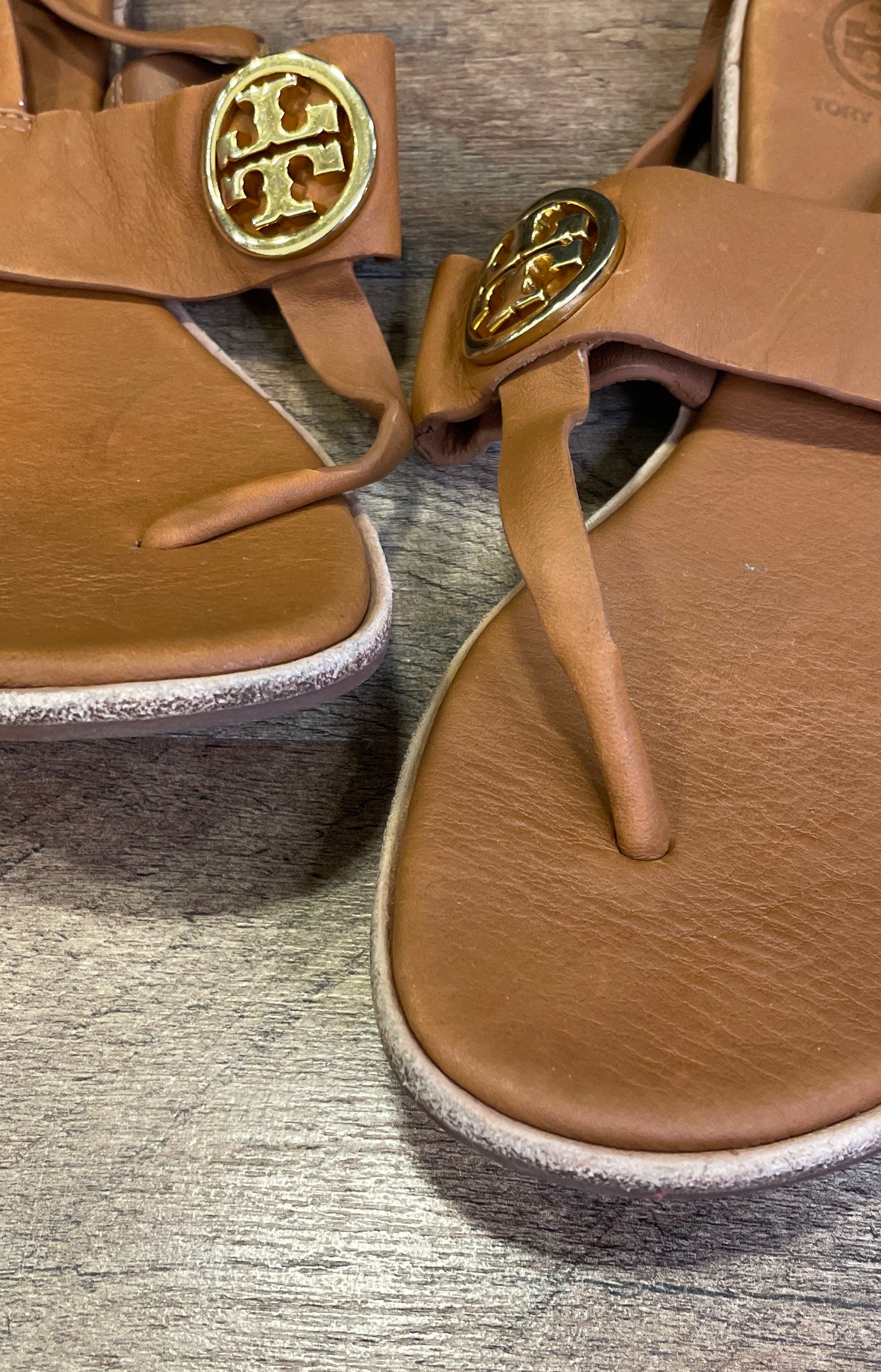 Tory Burch Miller Ankle Strap Tan Leather Gold Logo Medallion Sandals Size 8.5