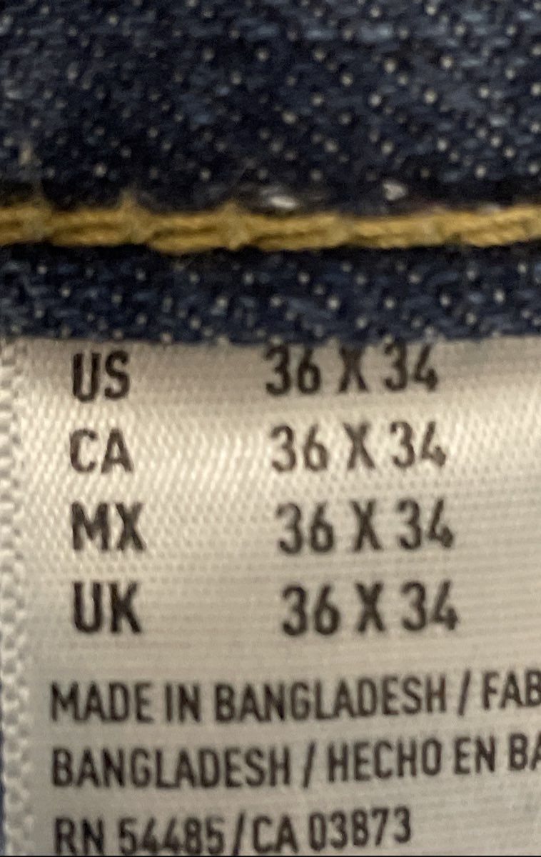 American Eagle Men's Light Wash Straight Leg Faded Blue Jeans Size 36x34