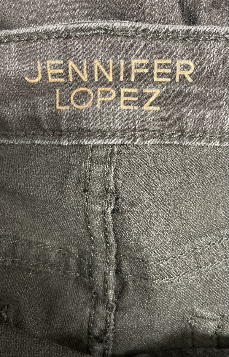 Jennifer Lopez Women's Faded Black Gold Zipper Accents Capri Jeans Sz 8