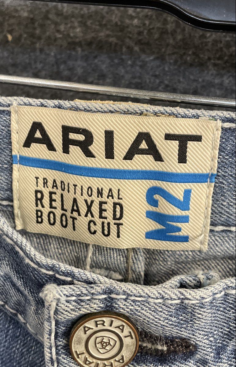 Ariat Men's M2 Traditional Relaxed Boot Cut Light Wash Denim Jeans Sz 36x36