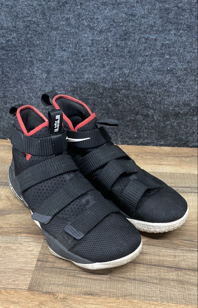 Nike LeBron Soldier 11 Black Red Basketball Shoes Men's Size 11