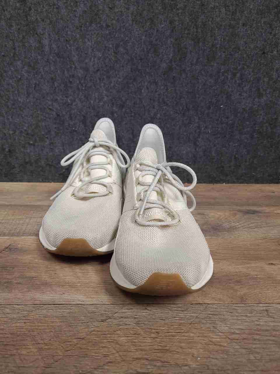 New Balance Fresh Foam Roav Bone Cream Gum Sole Running Shoes Men's Size 9
