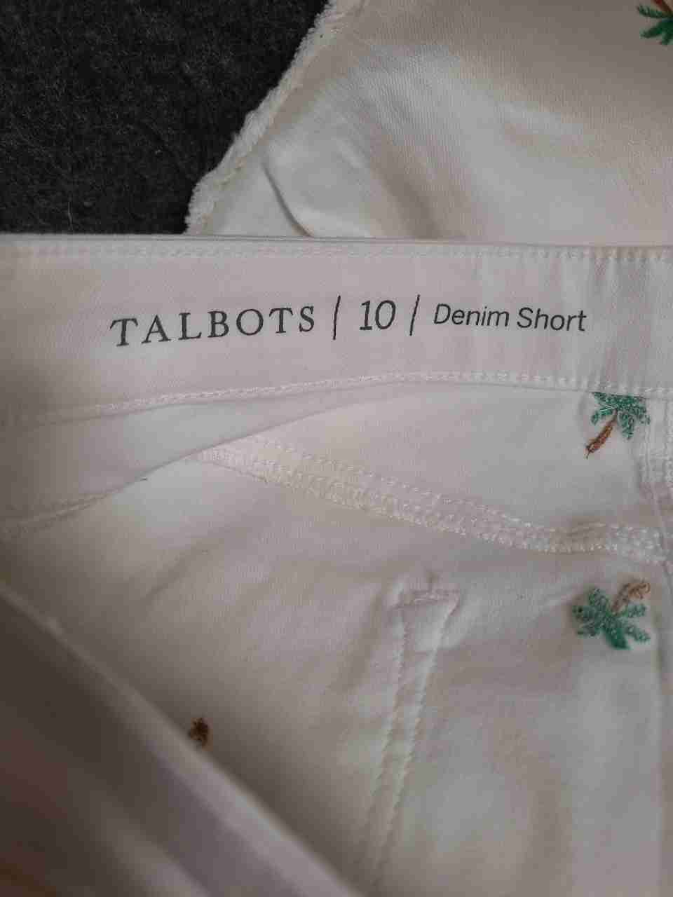 Talbots Women's White Denim Shorts Embroidered Flamingo Palm Raw Hem Sz 10 NWT