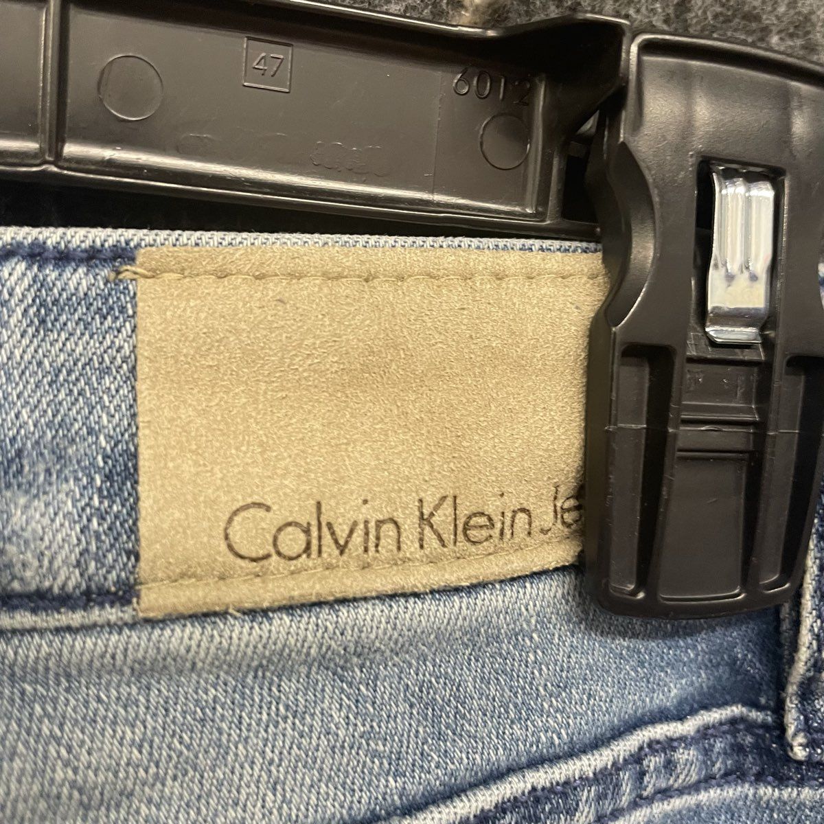 Calvin Klein Jeans Men's Light Wash Distressed Slim Straight Jeans Size 29x32