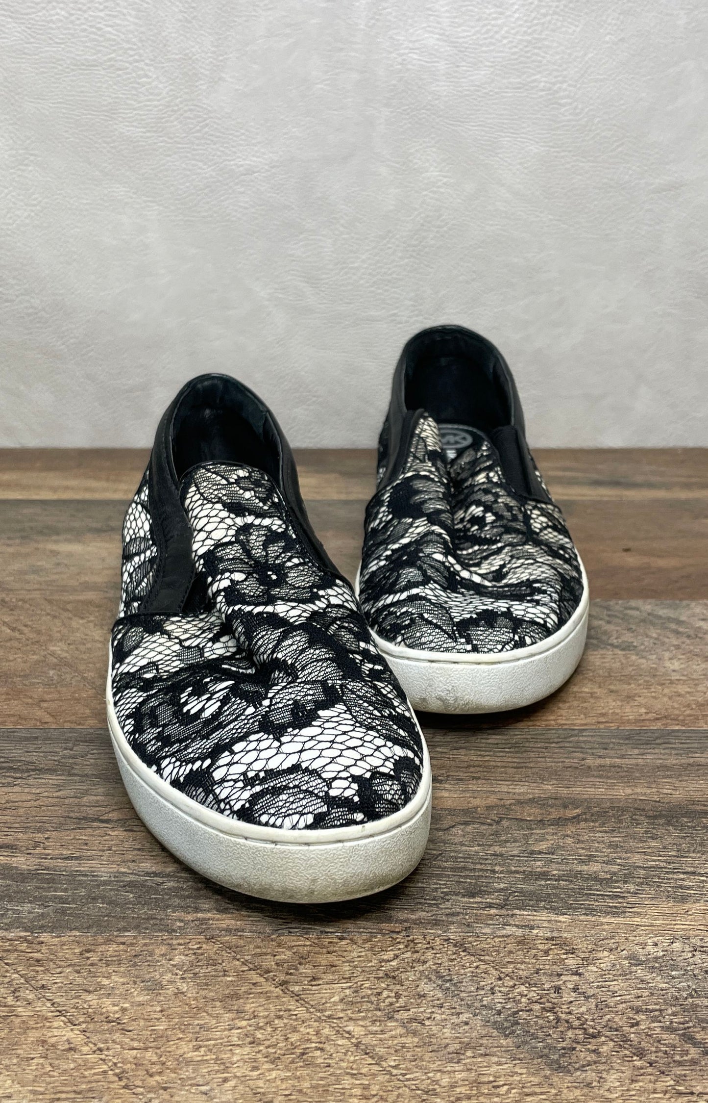 Michael Kors Black White Floral Lace Slip-On Fashion Sneakers Size 8M