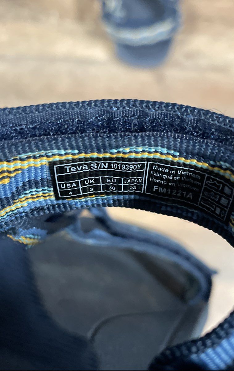 Teva Hurricane XLT2 Blue Patterned Sport Sandals Size 4