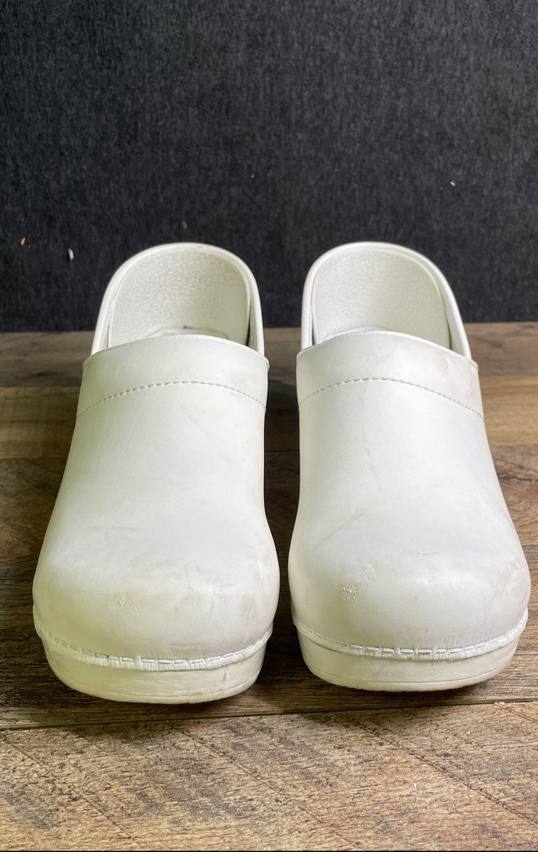 Dansko Professional White Box Leather Women's Clogs Size 41