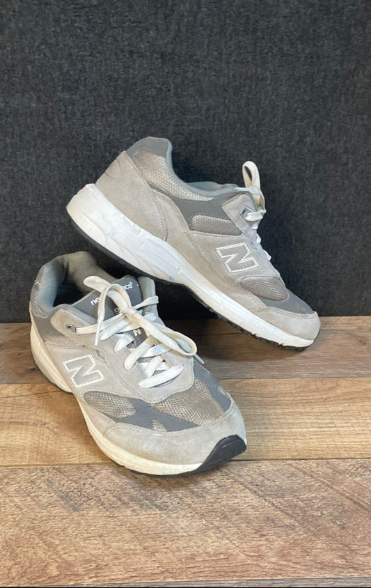 New Balance 993 Grey White GC993GW Running Shoes Sneakers Boys Size 7