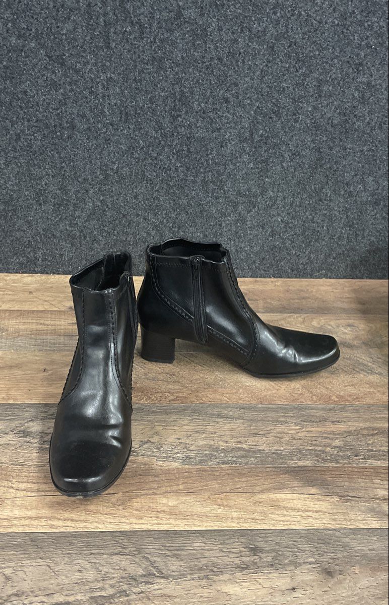 Etienne Aigner Gaby Black Faux Leather Square Toe Ankle Boots Size 10M