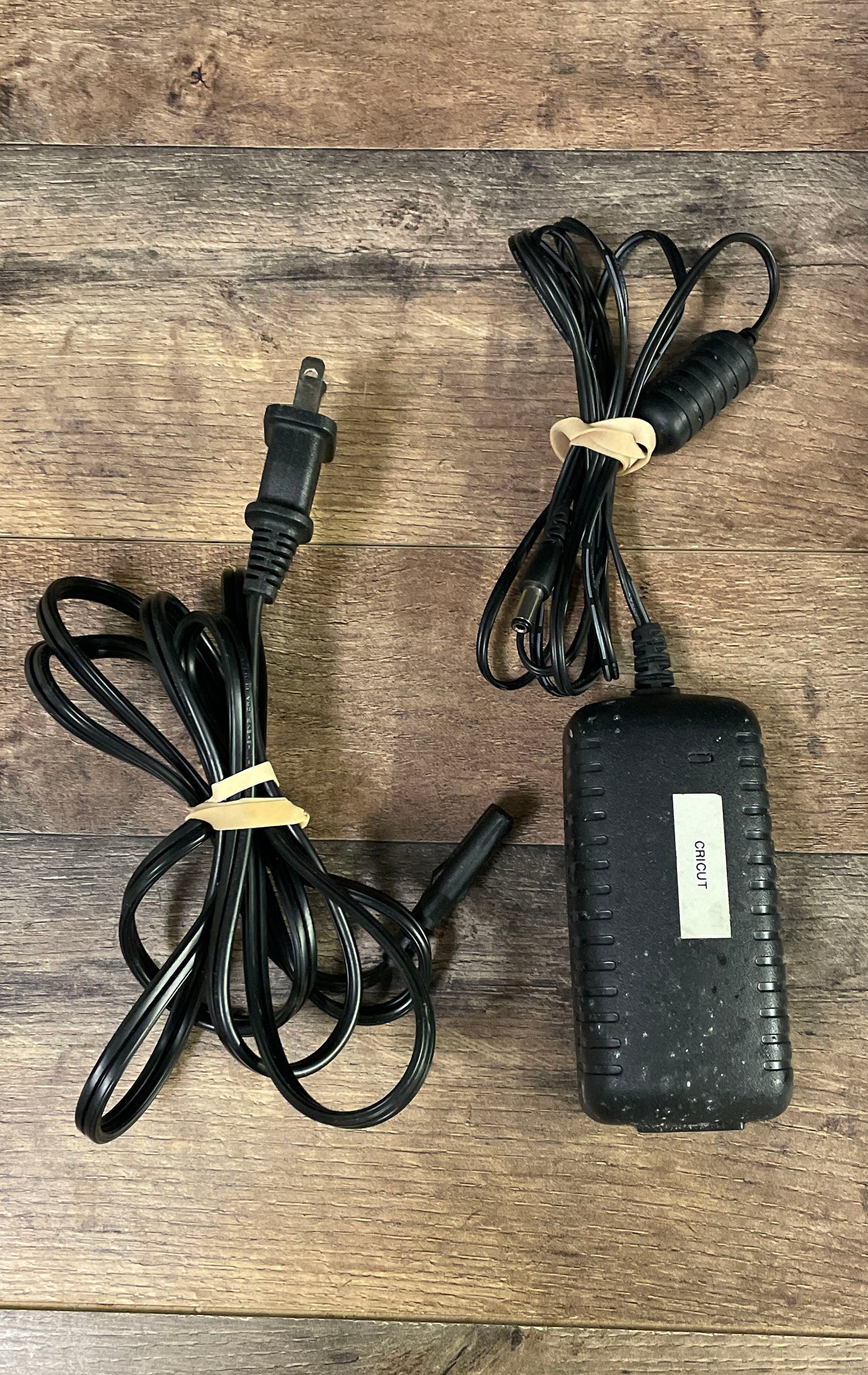 Cricut CRV001 Personal Electronic Cutter w/ George & Basic Shapes Cartridge