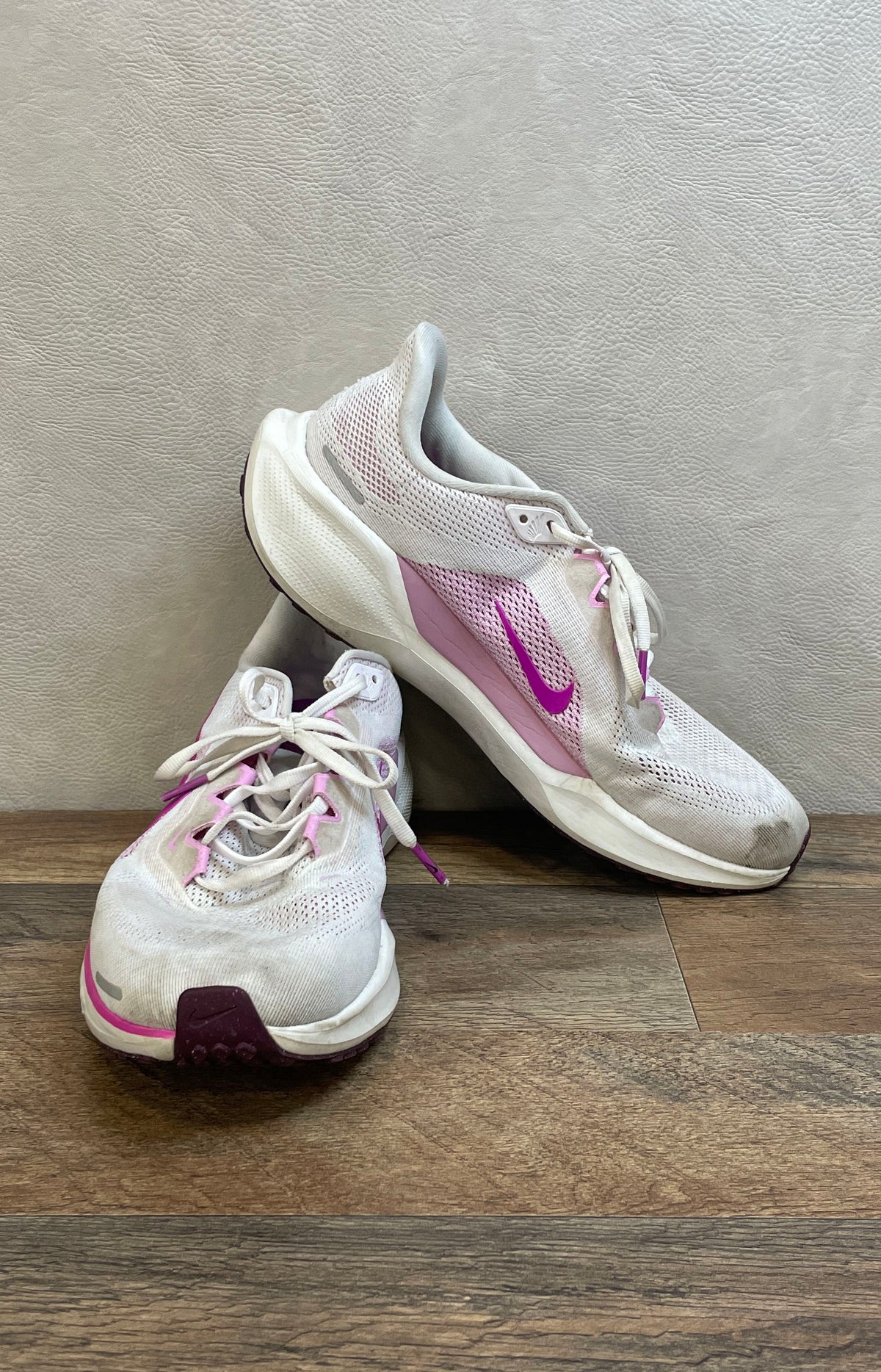 Nike Air Zoom Pegasus 40 White Purple Pink Running Shoes Women's Size 11