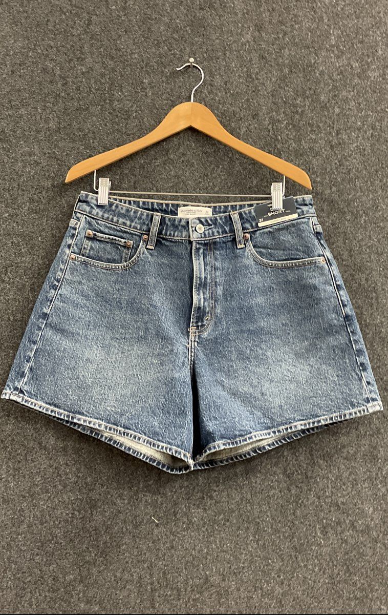 Abercrombie & Fitch Women's High Rise Curve Love Denim Dad Shorts Blue NWT Sz 31