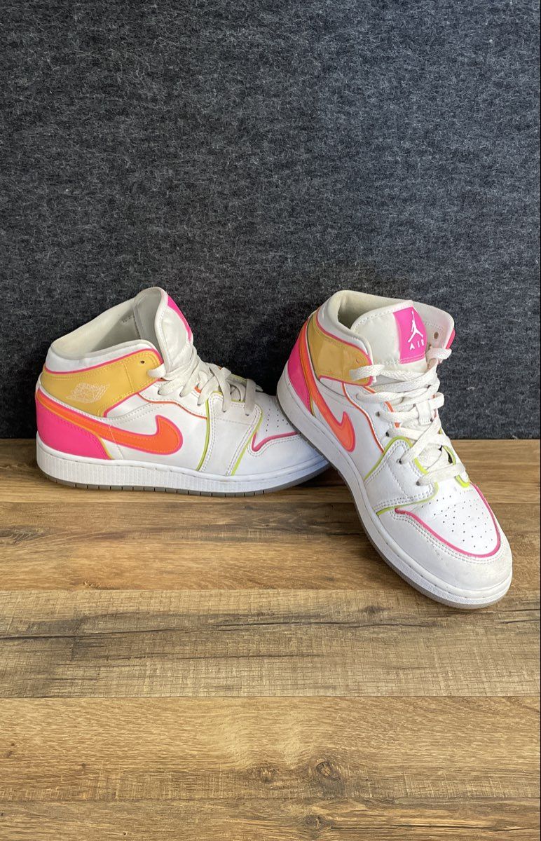 Nike Air Jordan 1 Mid GS White Digital Pink Laser Orange Sneakers Size 5.5Y