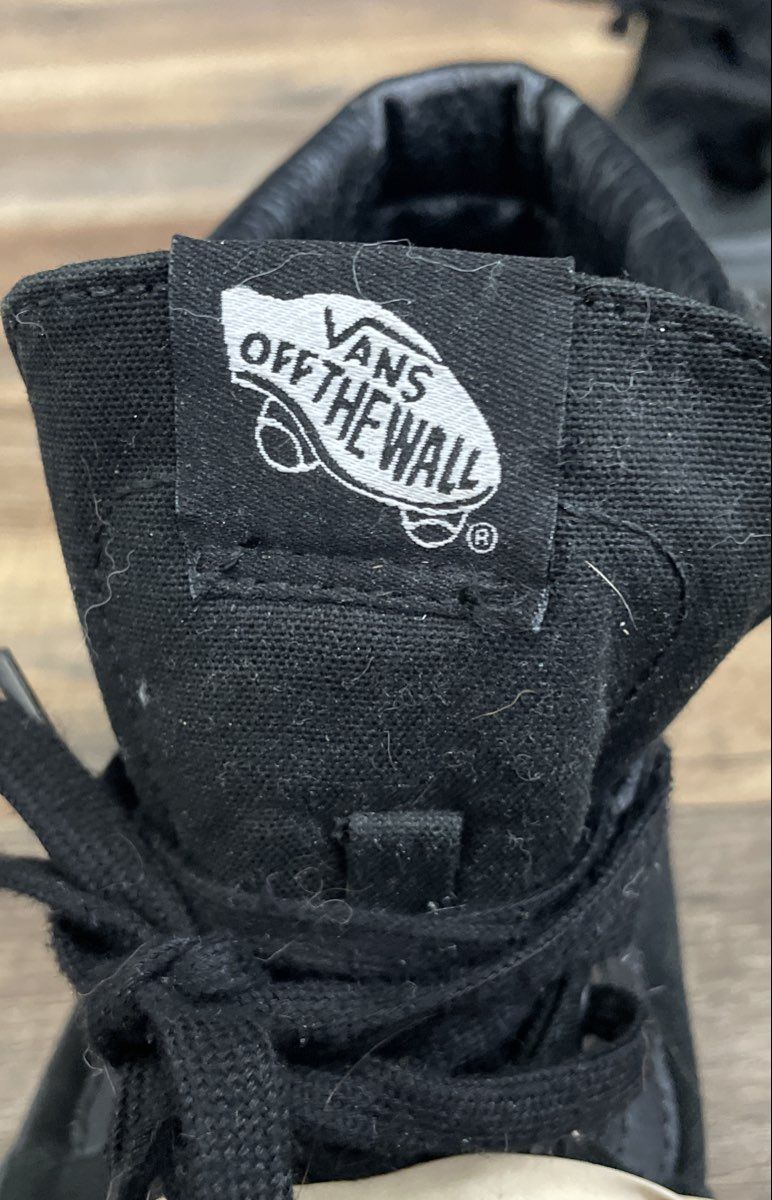 Vans Sk8-Hi Triple Black Canvas Suede High Top Sneakers Men's 5.5 Women's Size 7