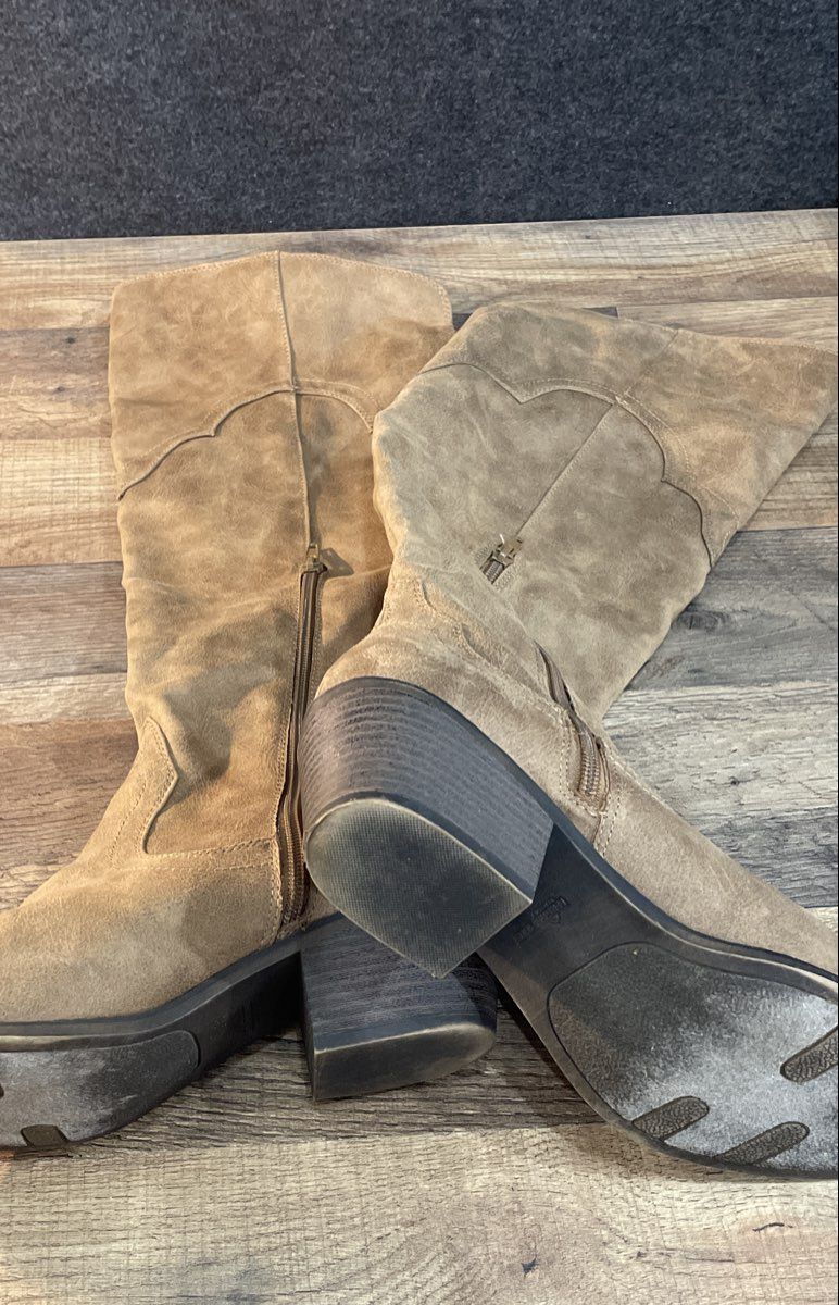 Fergalicious Tan Brown Slouchy Knee High Western Style Boots Women's Size 9.5