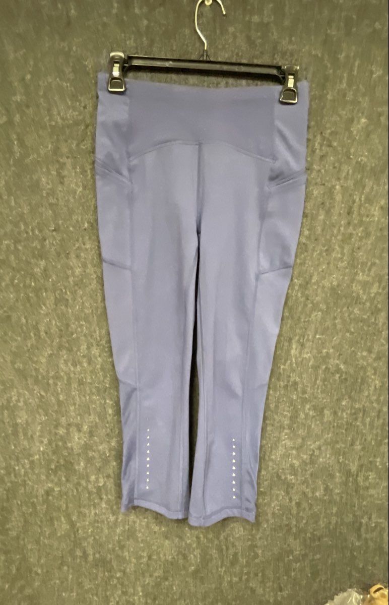 Reebok Women's High Waisted Cropped Leggings Lavender Side Pockets Sz XS