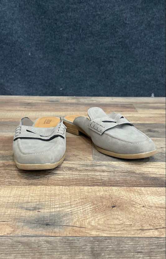 a.n.a Emma Grey Faux Suede Mule Loafer Flats Women's Size 7
