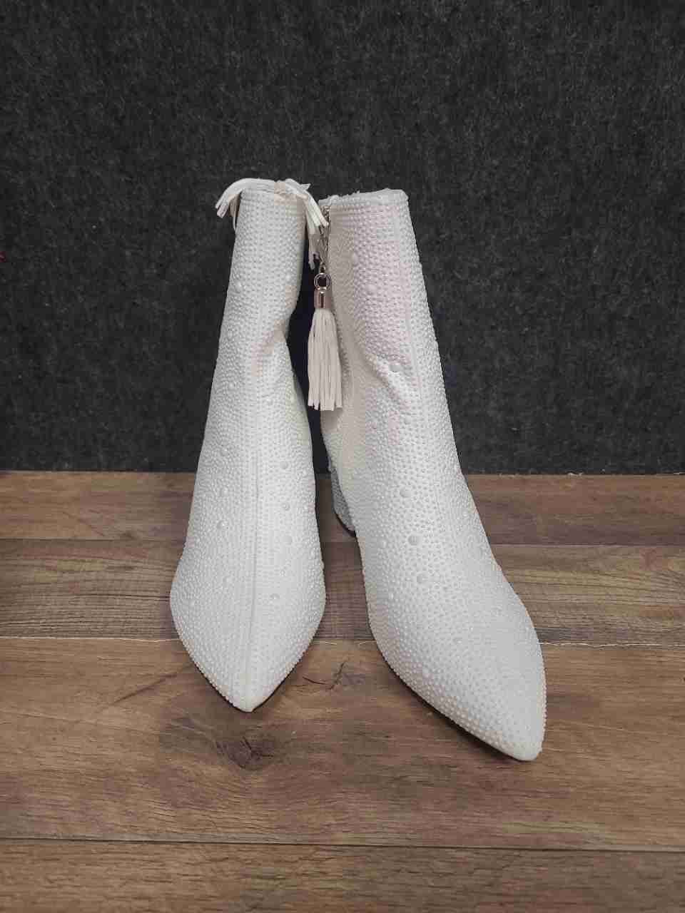 White Faux Pearl Embellished Ankle Boots Pointed Toe Block Heel Women's Size 9