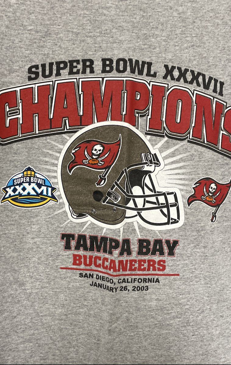 Vintage 2003 Tampa Bay Buccaneers Super Bowl XXXVII Champions T-Shirt CSA Sz M