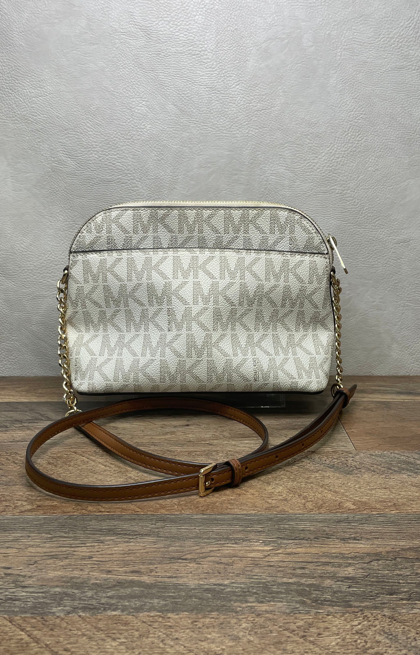 Michael Kors Vanilla Acorn Monogram Jet Set Dome Crossbody Bag Gold Hardware