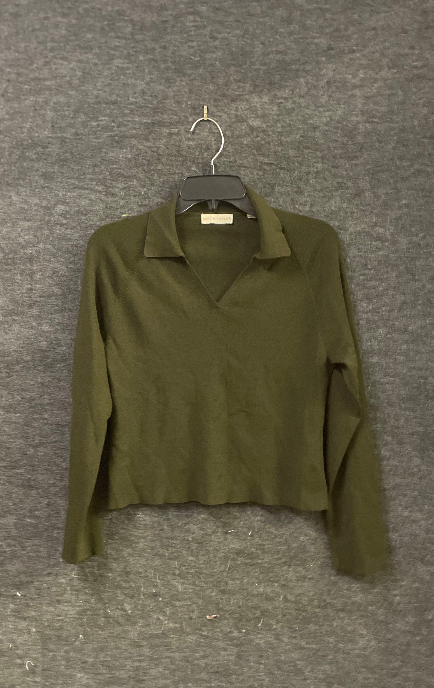 Vintage Lord & Taylor Women's Olive Green V-Neck Collared Knit Shirt Sz M