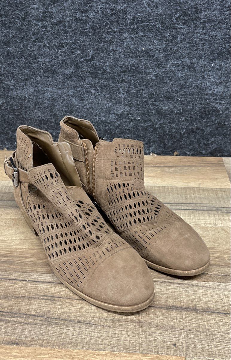 Vince Camuto Paavani Brown Perforated Leather Ankle Booties Size 7.5