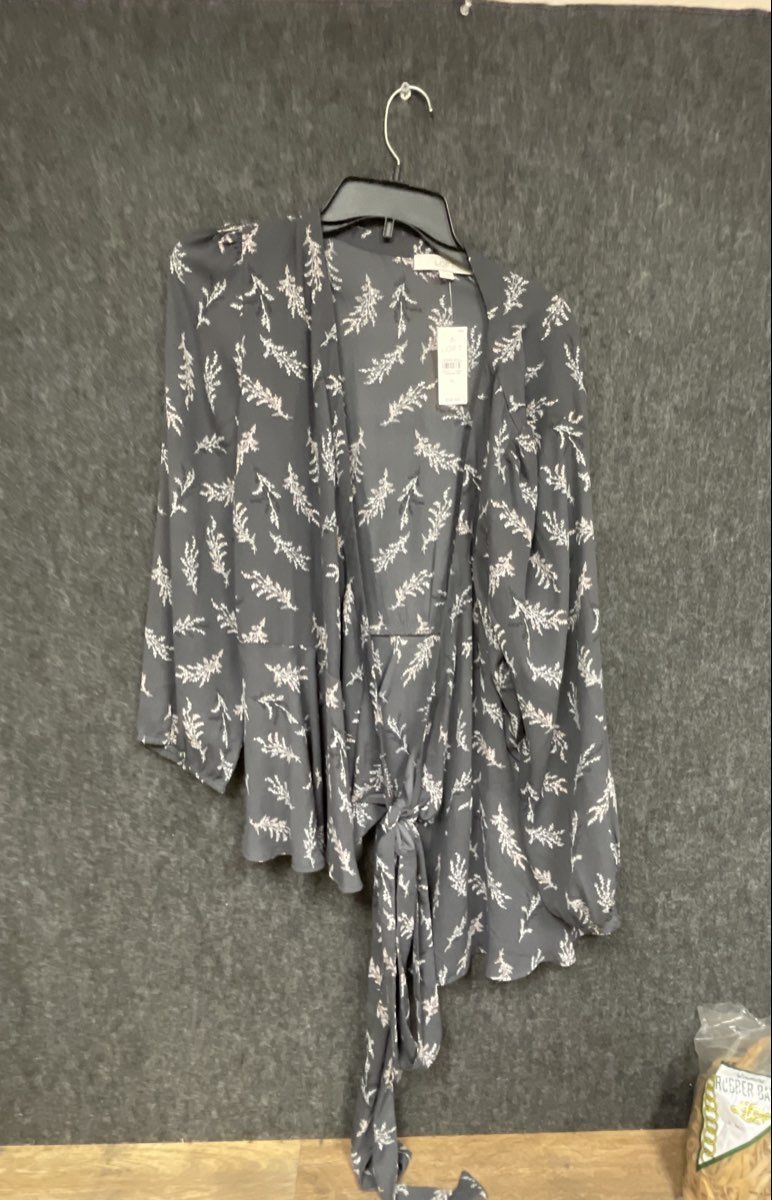 LOFT Women's Gray Floral Wrap Top Blouse Tie Waist Long Sleeve NWT Sz XL