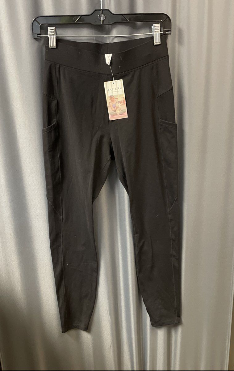 Halara Women's Black High Rise Zip Pocket Yoga Leggings Size M NWT