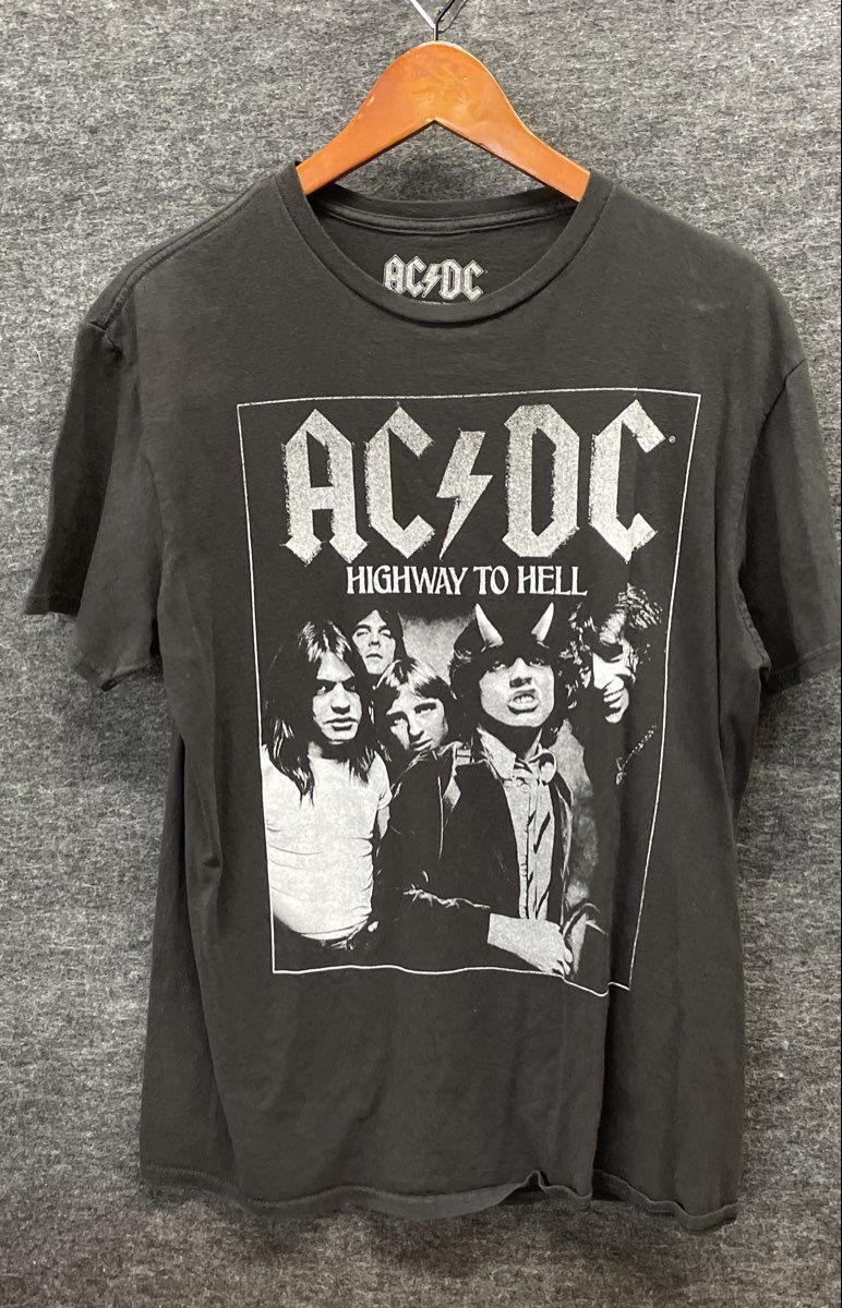 AC/DC Highway To Hell Album Cover Graphic T-Shirt Reprint Epic Rights Sz L