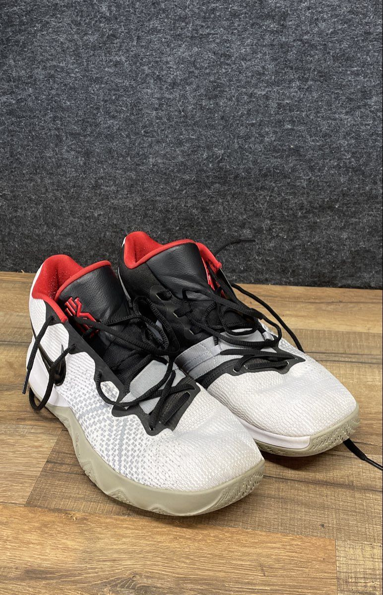 Nike Kyrie Flytrap EP White Black Red Basketball Shoes Men's Size 12