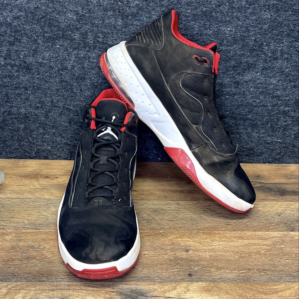 Nike Air Jordan Max Aura 2 Black Gym Red White Basketball Sneakers Size 13
